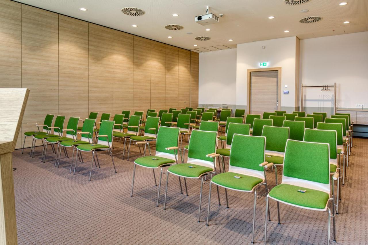 Intercityhotel Berlin Airport Ber Terminal 1 & 2 Schönefeld Exteriör bild The conference hall