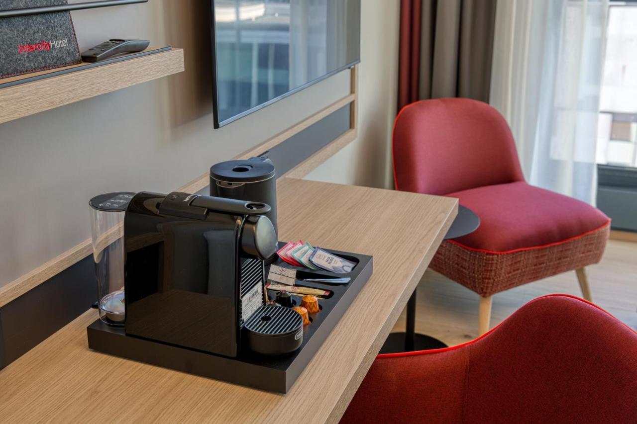 Intercityhotel Berlin Airport Ber Terminal 1 & 2 Schönefeld Exteriör bild Room interior