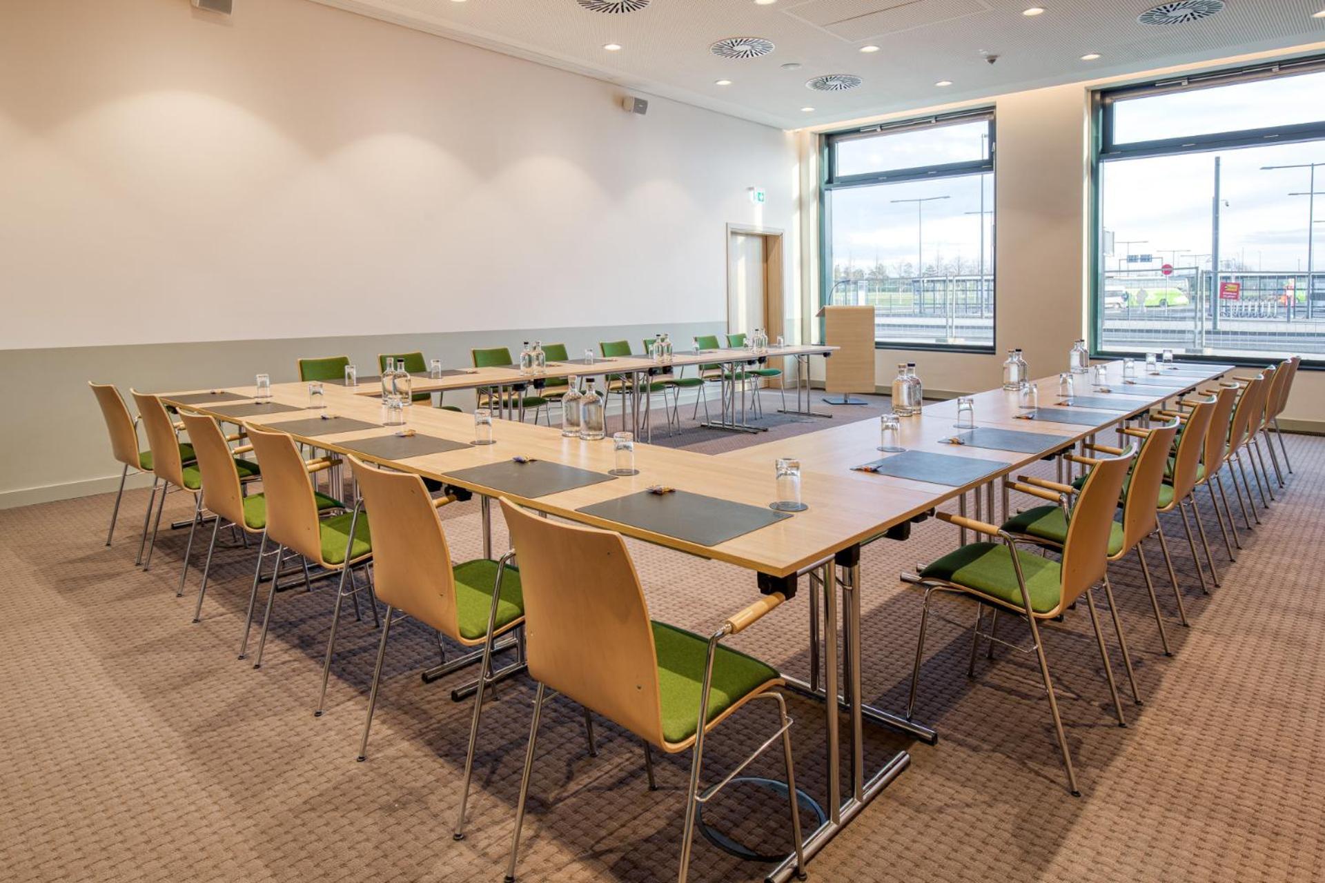 Intercityhotel Berlin Airport Ber Terminal 1 & 2 Schönefeld Exteriör bild Meeting room
