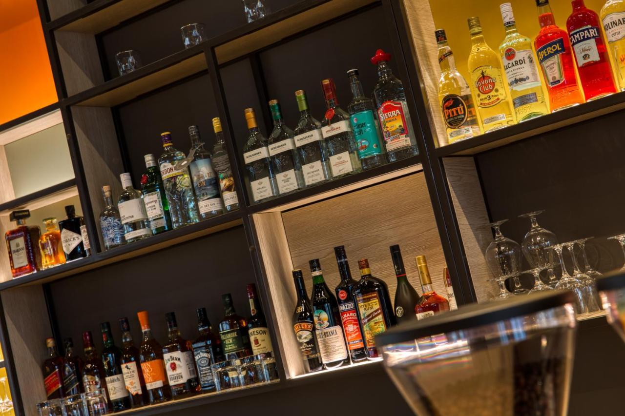 Intercityhotel Berlin Airport Ber Terminal 1 & 2 Schönefeld Exteriör bild Italian aperitivo