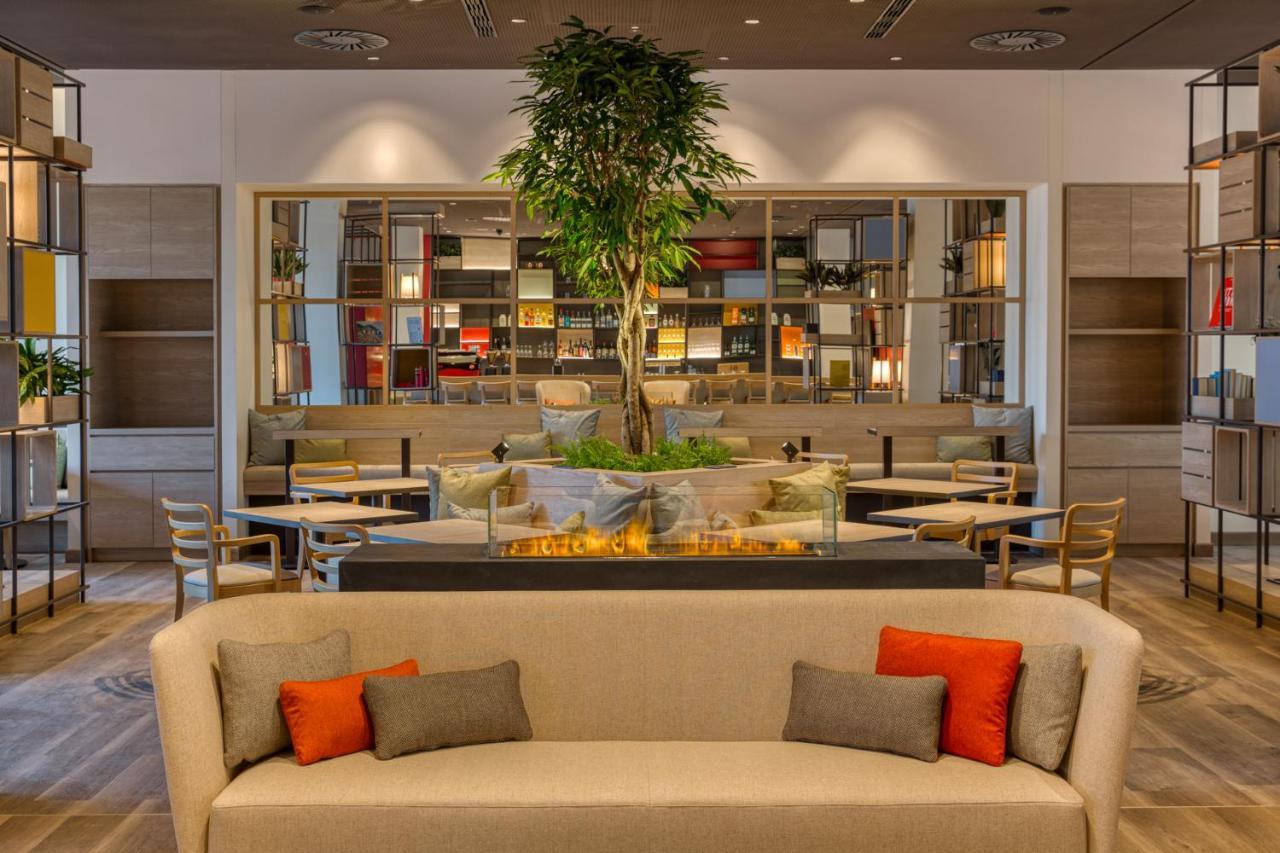 Intercityhotel Berlin Airport Ber Terminal 1 & 2 Schönefeld Exteriör bild Interior of the hotel