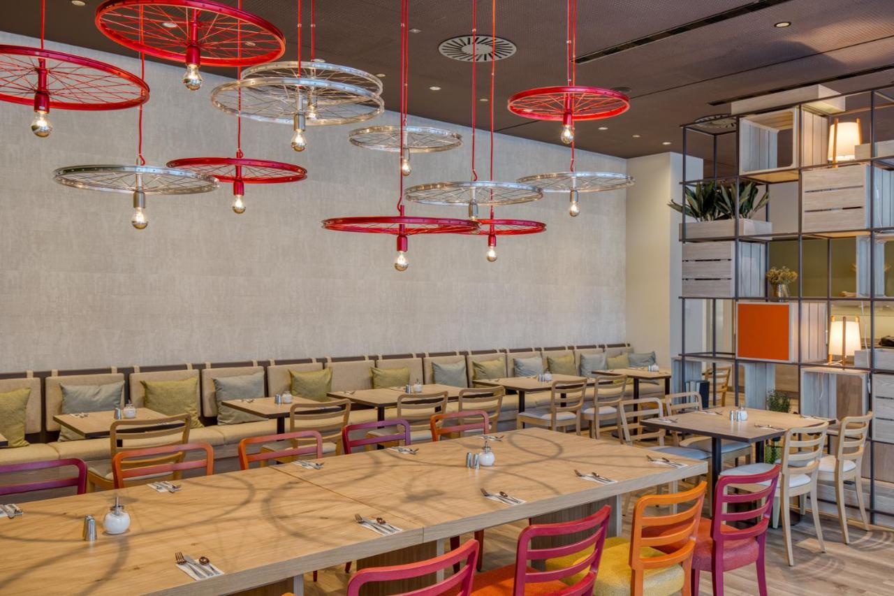 Intercityhotel Berlin Airport Ber Terminal 1 & 2 Schönefeld Exteriör bild Restaurant interior design